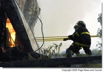 082505 Fire01.jpg